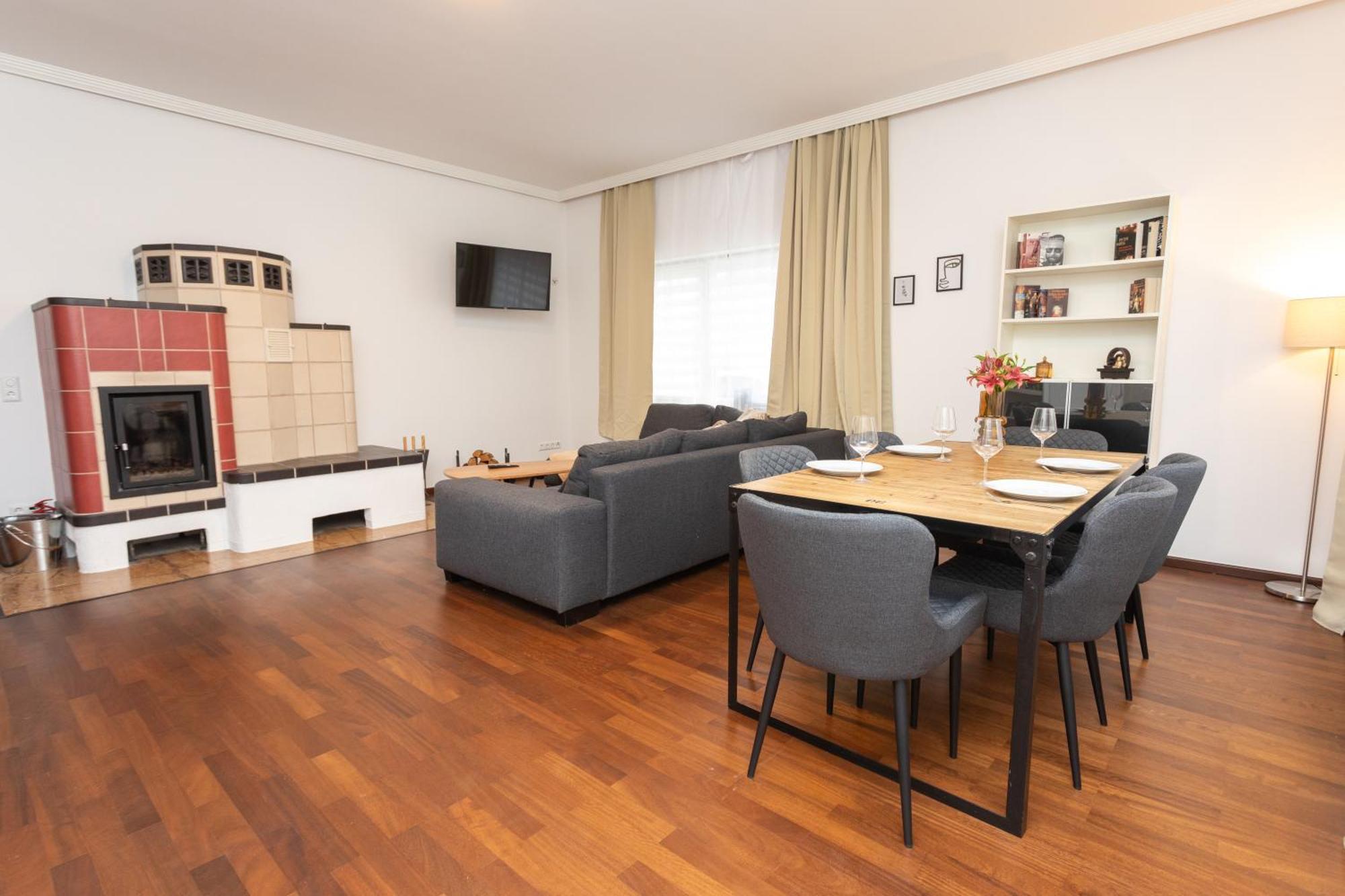 Stadthaus Mit 2 Schlafzimmern & Wohnzimmer Mit Kamin - Kostenloser Privat-Parkplatz Auf Dem Grundstueck Leipzig Bagian luar foto